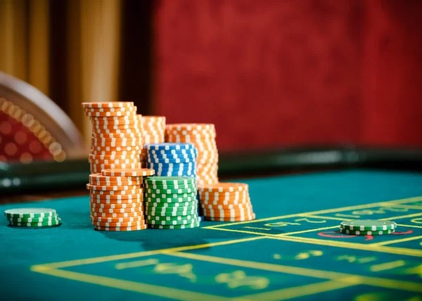 wzzbet লাইভ ব্যাকারাত টেবিল এবং ডিলার